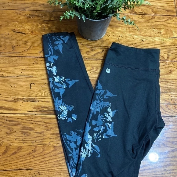 FABLETICS mid rise floral legging XXS black yoga - Picture 7 of 7